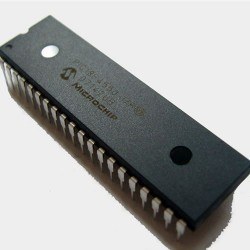 PIC 18F4550 - DIP40 - Microchip